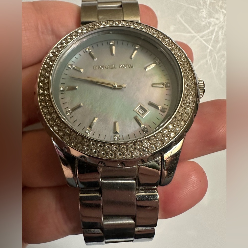 Michael Kors Silver watch with Crystal Bezel - Picture 2 of 11